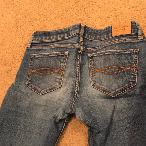 Small Abercrombie and Fitch denim skinny jeans! - Picture 4 of 6